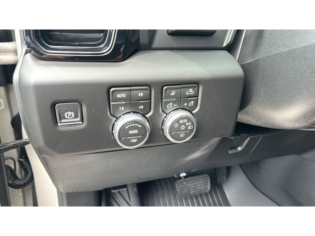 New 2026 GMC Sierra 3500 AT4 w/ AT4 Premium Plus Package AWD/4WD image 20