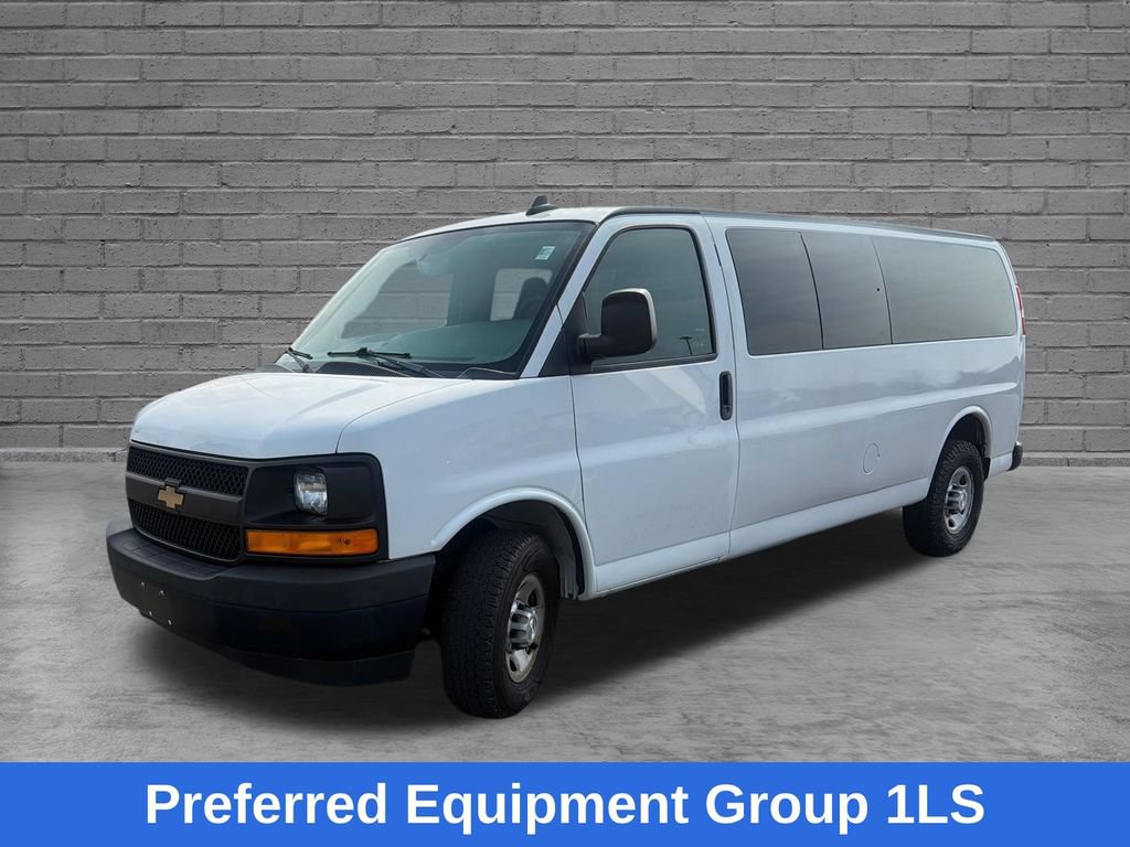 Used 2017 Chevrolet Express 3500 LS RWD image 3