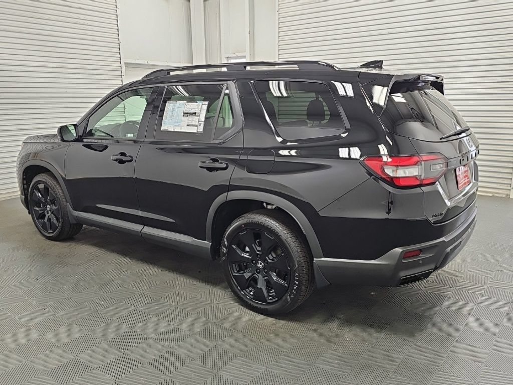 New 2026 Honda Pilot Black Edition image 5