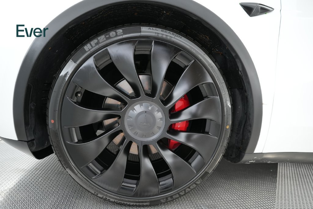 Used 2023 Tesla Model Y Performance AWD/4WD image 19