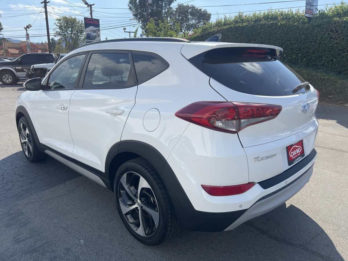 Used 2018 Hyundai Tucson Value w/ Cargo Package FWD image 3