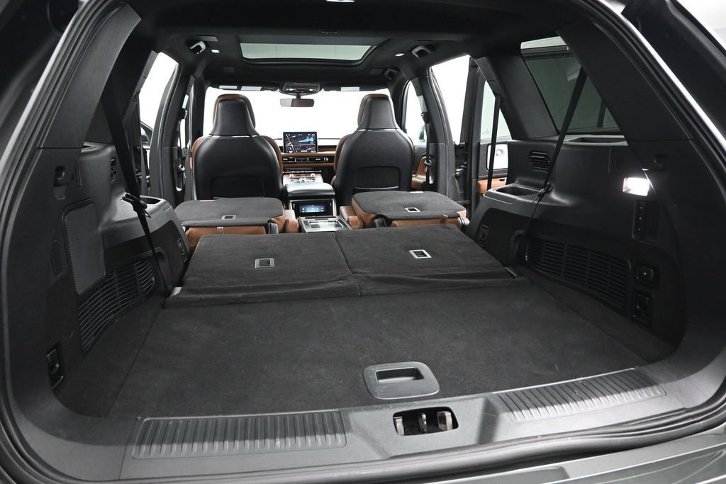 Used 2022 Lincoln Aviator Grand Touring w/ Equipment Group 301A AWD/4WD image 24