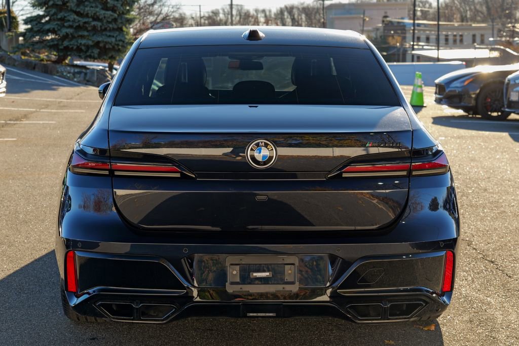 Used 2023 BMW 760i xDrive w/ Executive Package AWD/4WD image 6