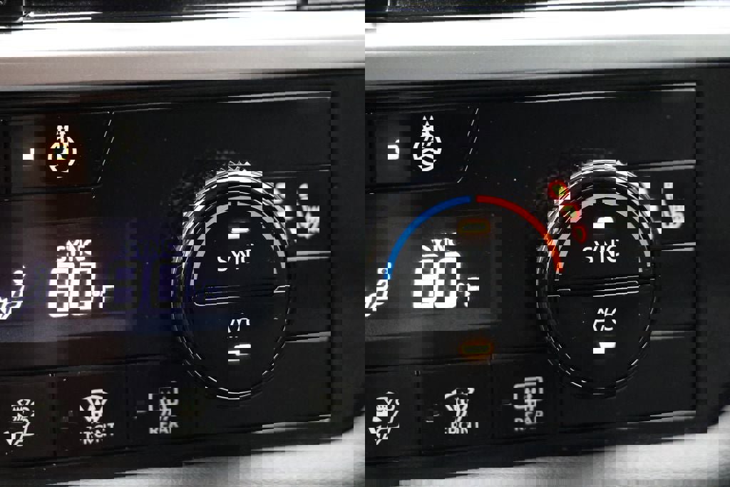 Used 2024 Nissan Pathfinder SL AWD/4WD image 22