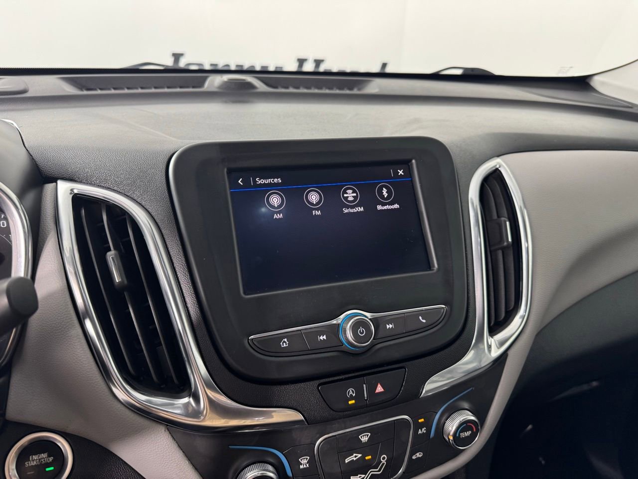 Used 2023 Chevrolet Equinox LT image 16