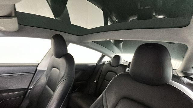 Used 2020 Tesla Model 3 Standard Range Plus RWD image 12