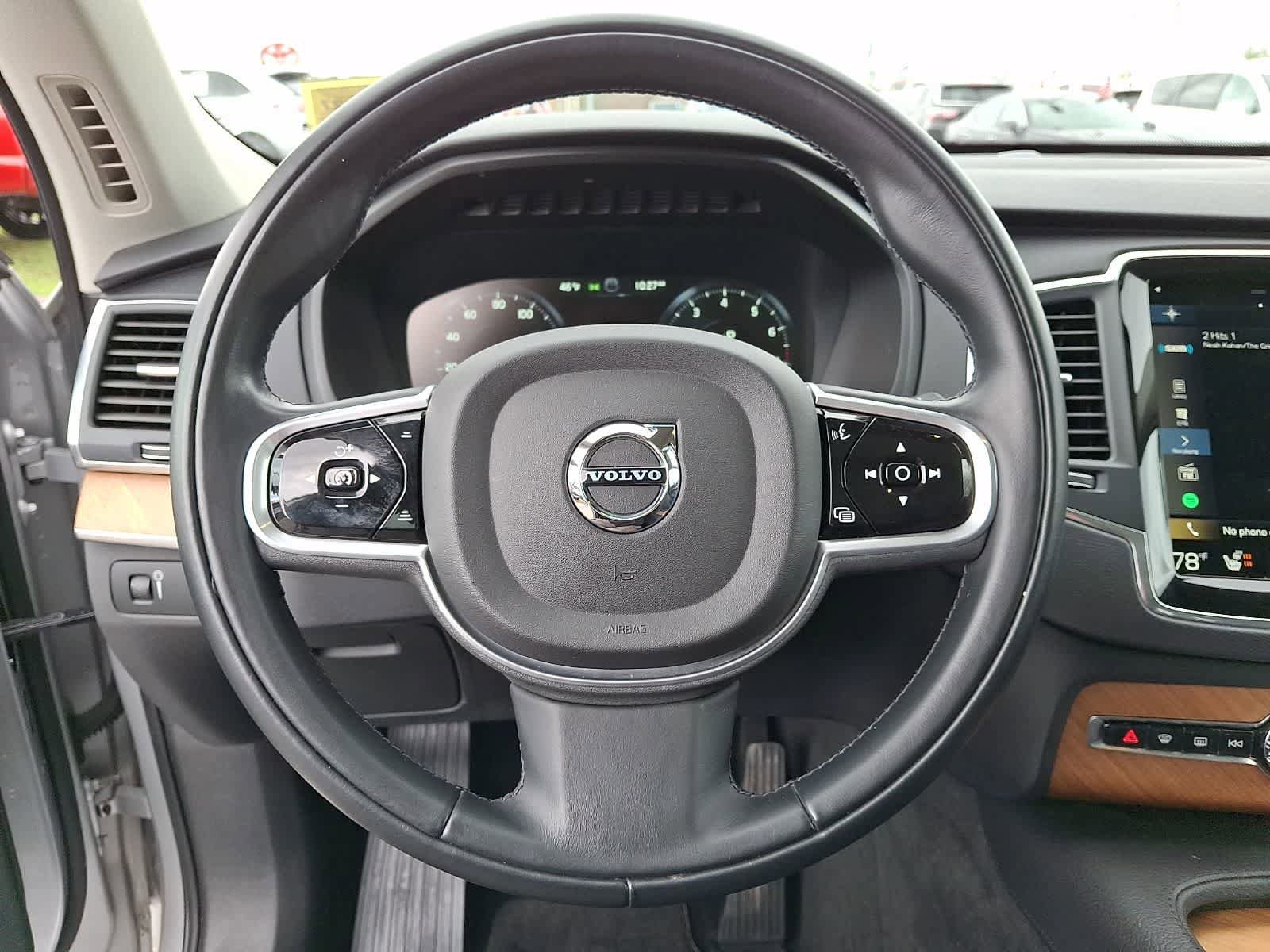Used 2022 Volvo XC90 T6 Momentum w/ Climate Package image 22