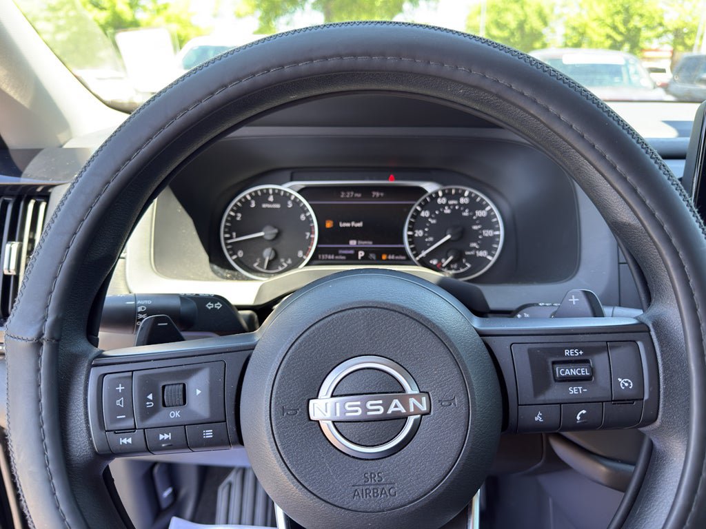 Used 2025 Nissan Pathfinder S FWD image 20
