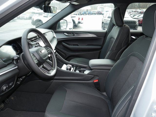 New 2026 Jeep Grand Cherokee L Laredo AWD/4WD image 2