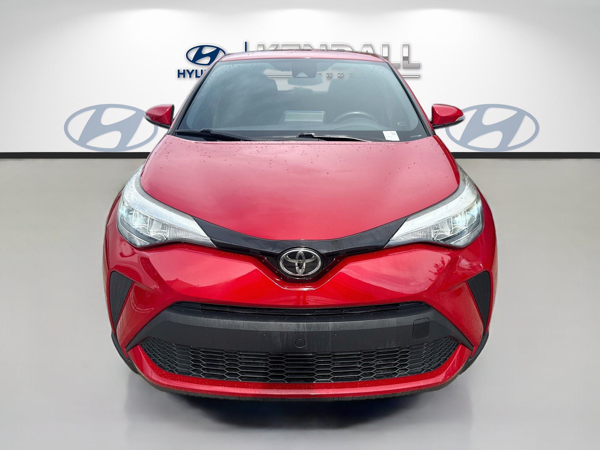Used 2021 Toyota C-HR XLE FWD image 2