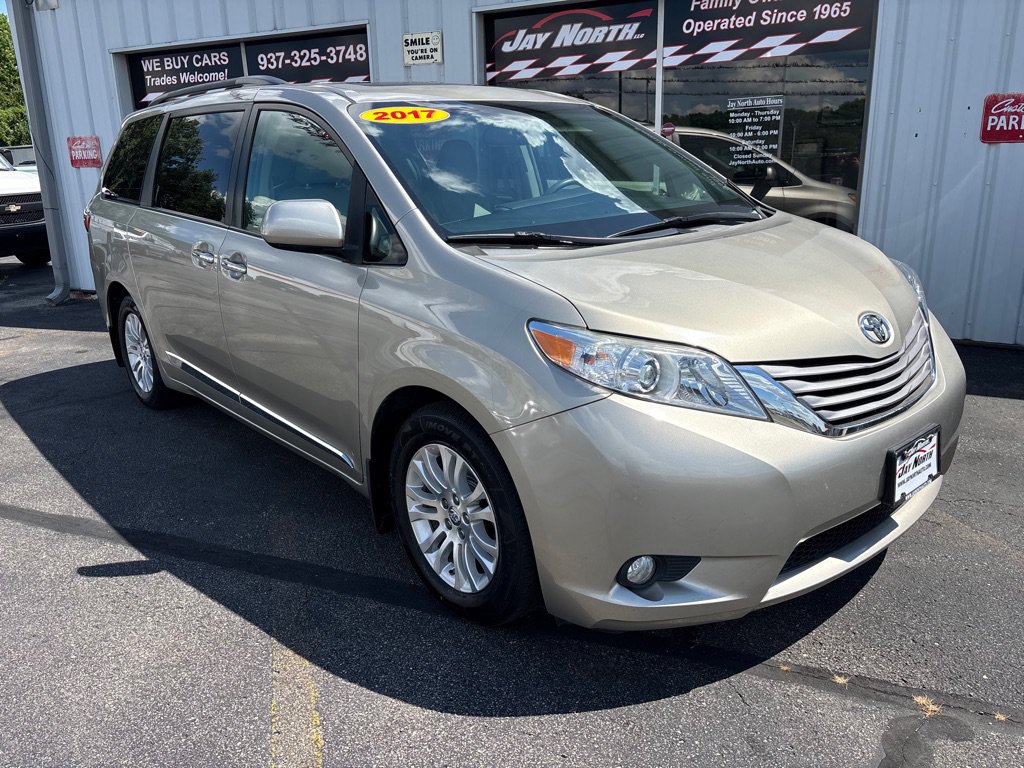 Used 2017 Toyota Sienna XLE w/ XLE Navigation Package FWD image 1