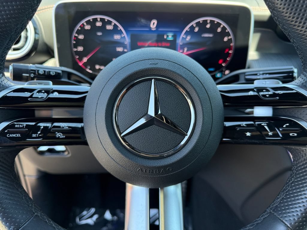 Used 2025 Mercedes-Benz GLC 300 4MATIC image 19