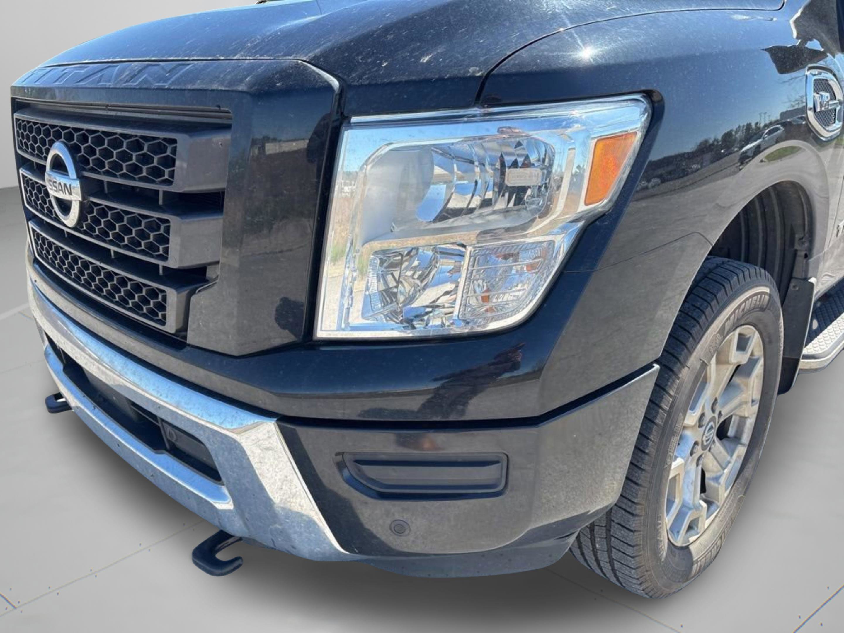 Used 2020 Nissan Titan SV w/ SV Convenience Package image 43