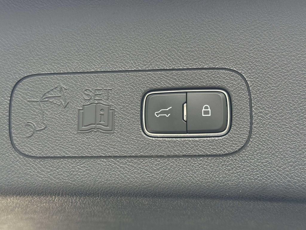 Used 2025 Lincoln Aviator Reserve w/ Luxury Package AWD/4WD image 18