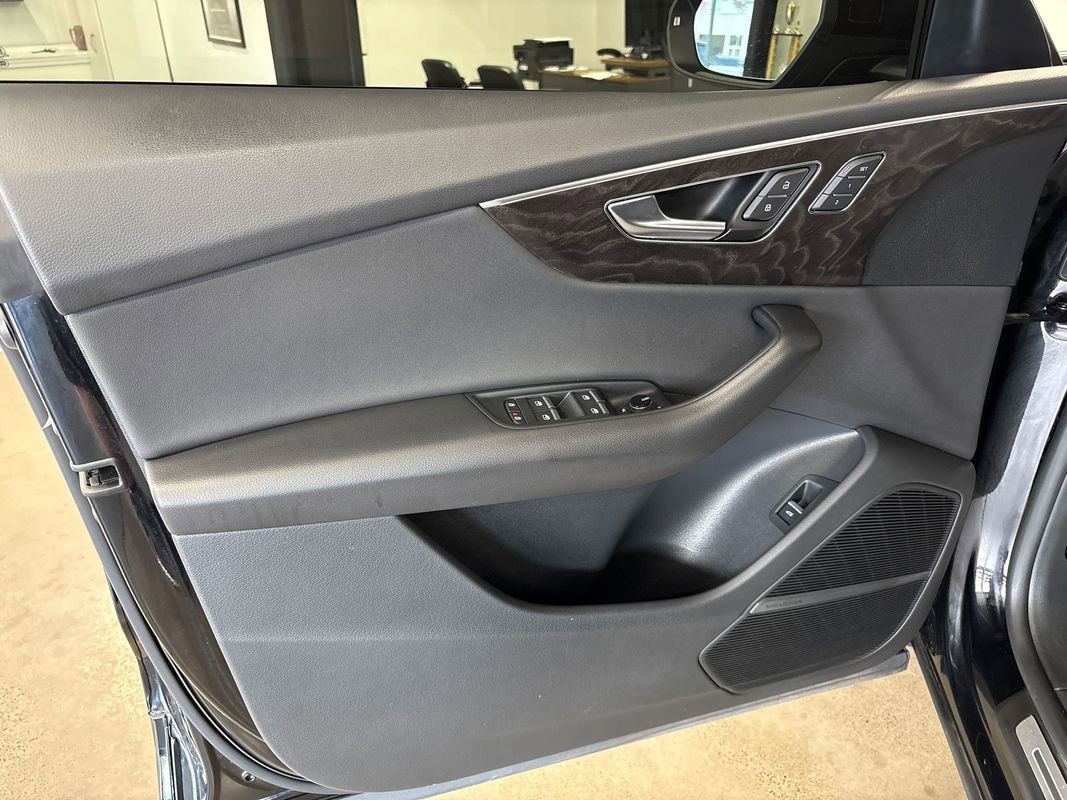 Used 2021 Audi Q8 Premium Plus image 29