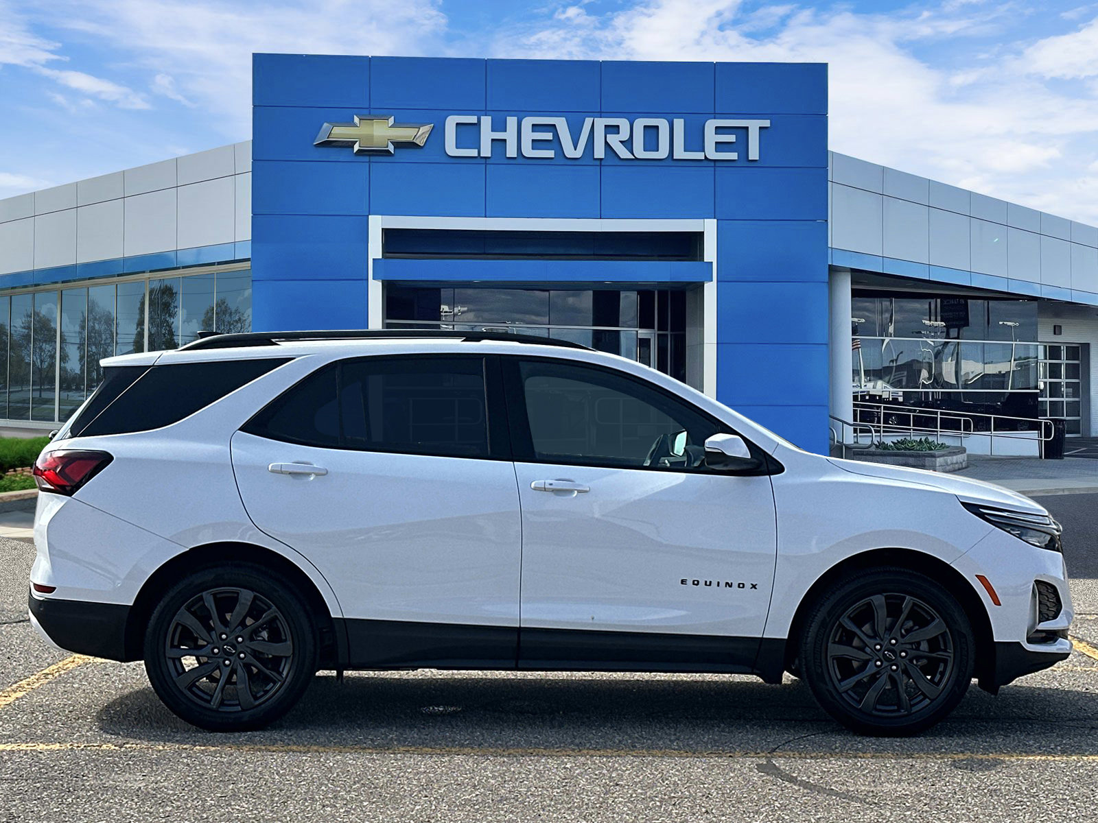 Certified 2023 Chevrolet Equinox RS FWD image 5