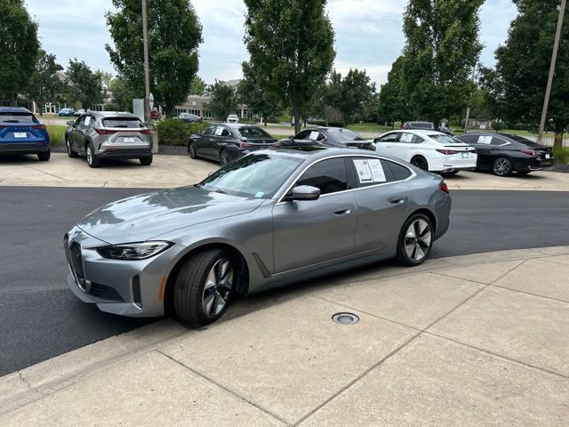Used 2023 BMW i4 eDrive40 RWD image 3