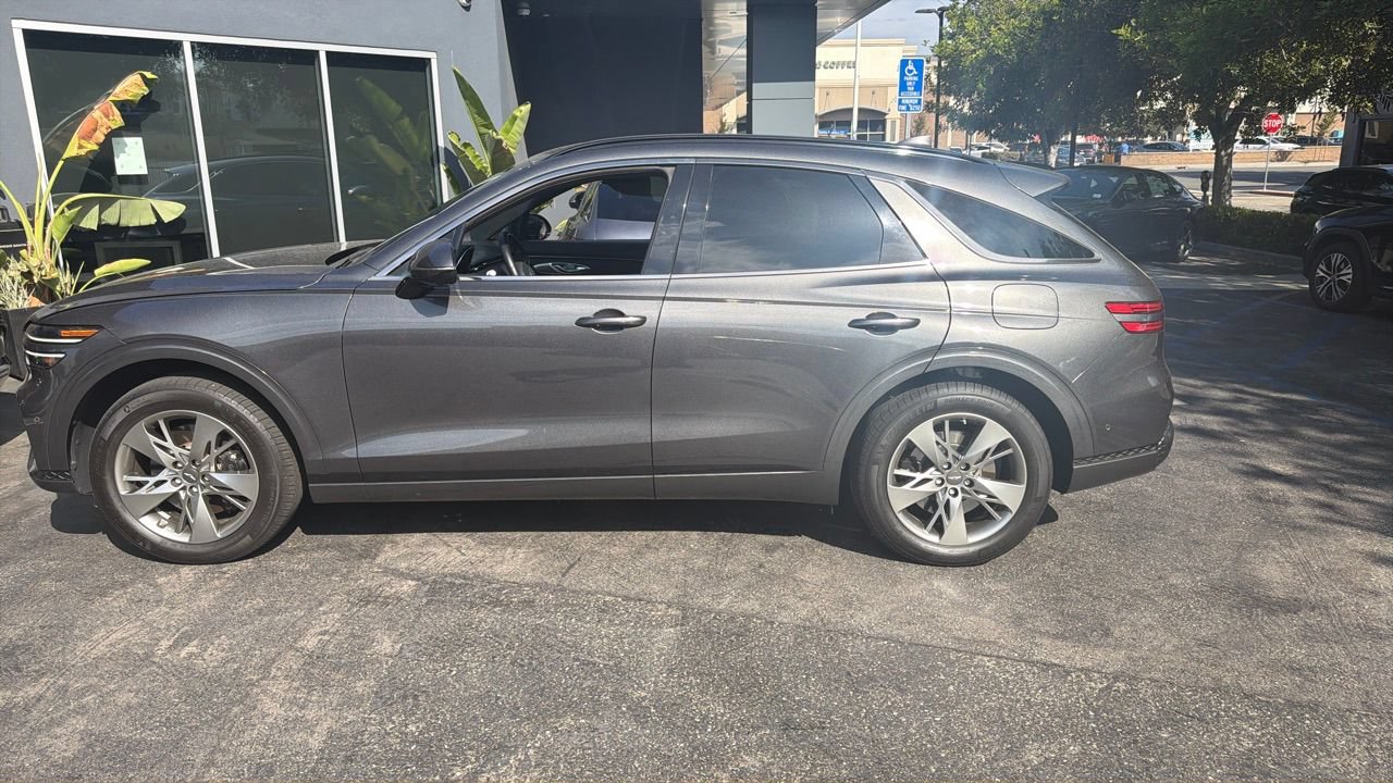 Used 2023 Genesis GV70 3.5T Sport w/ Sport Advanced Package AWD/4WD image 4