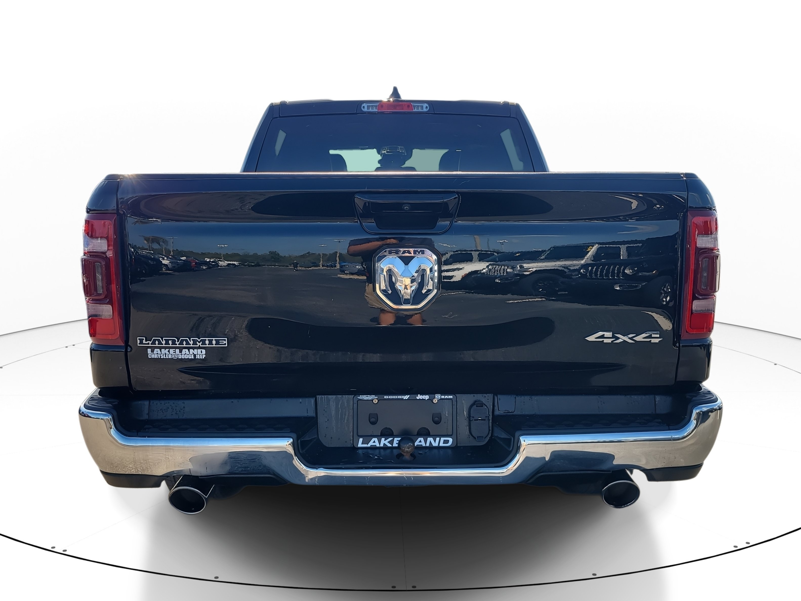Used 2024 RAM 1500 Laramie AWD/4WD image 5