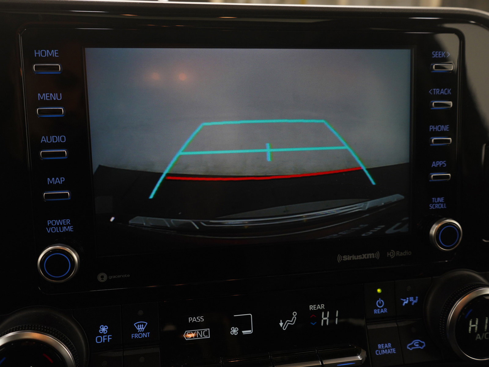 Used 2021 Toyota Highlander XLE image 31