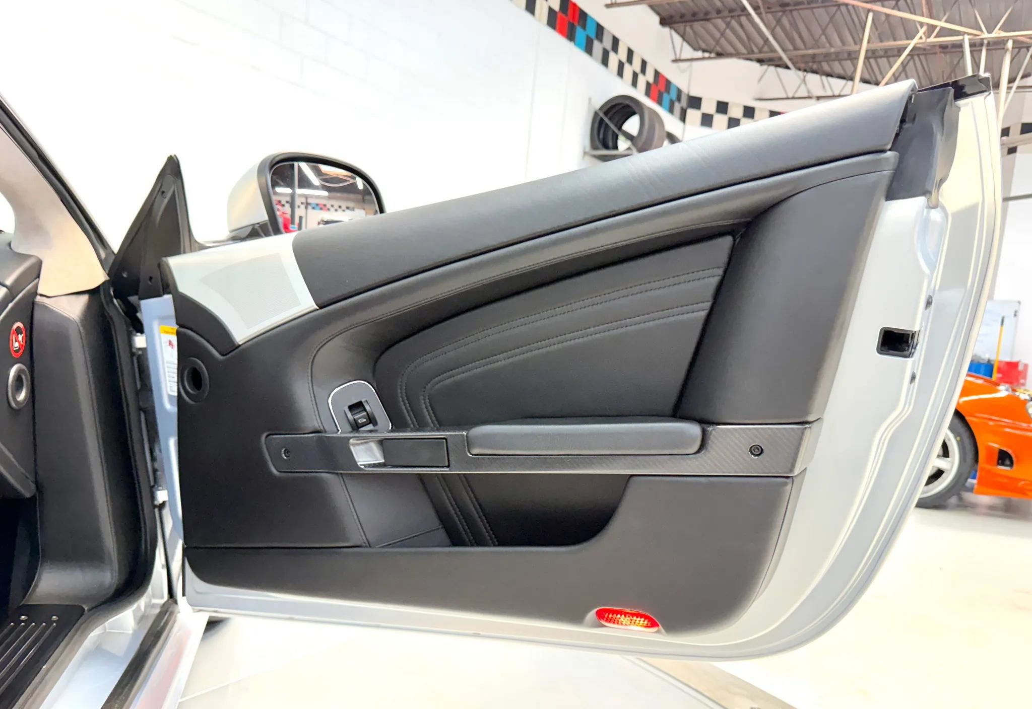 Used 2012 Aston Martin DBS Volante RWD image 32