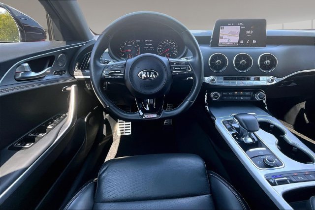 Used 2018 Kia Stinger GT2 RWD image 8