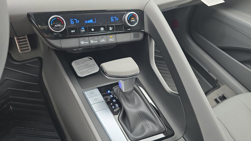 New 2026 Hyundai Elantra Sport FWD image 18