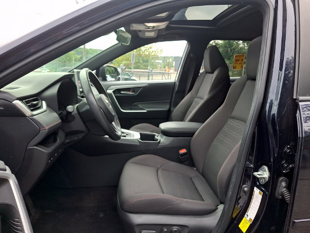 Used 2023 Toyota RAV4 SE w/ Weather & Moonroof Package AWD/4WD image 9