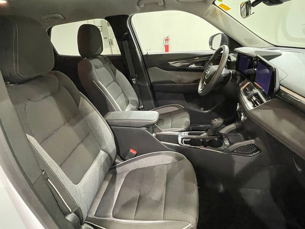 Used 2025 Chevrolet TrailBlazer LS w/ LS Convenience Package FWD image 25