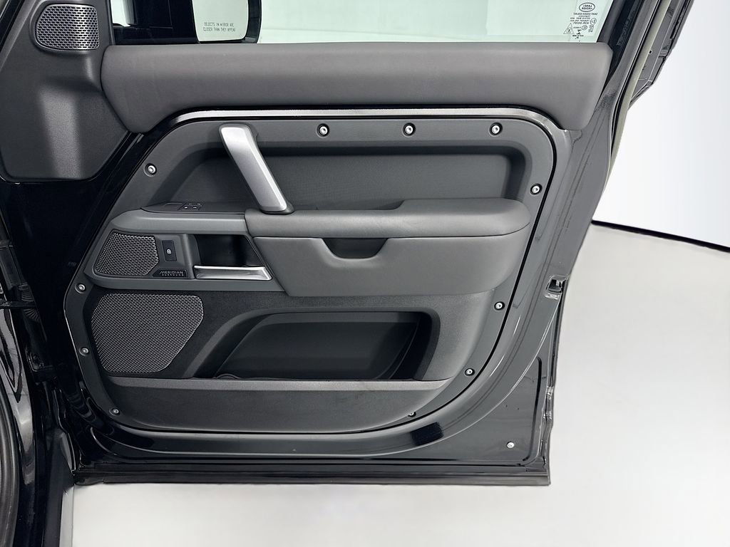 Certified 2023 Land Rover Defender 110 X-Dynamic SE image 24