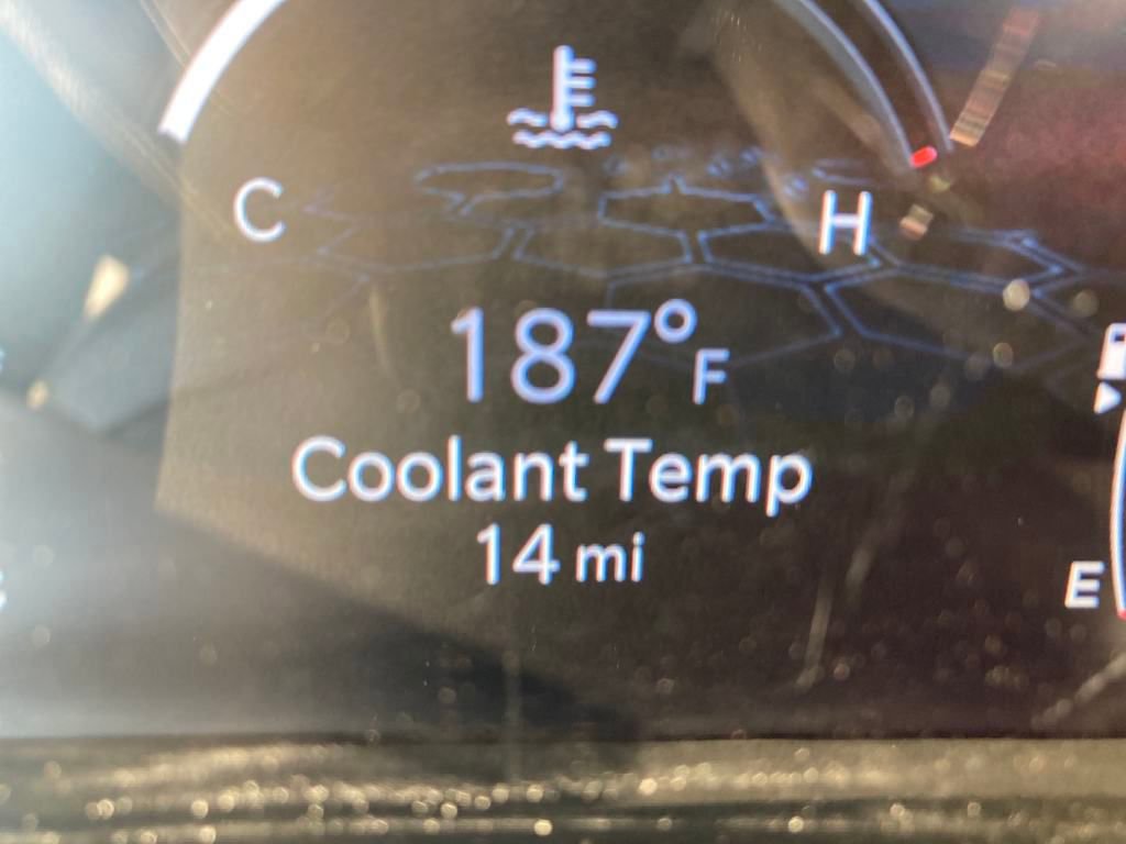 New 2025 Jeep Compass Latitude w/ Sun & Sound Group image 27