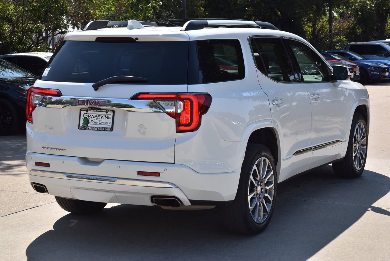 Used 2023 GMC Acadia Denali w/ Denali Ultimate Package FWD image 8