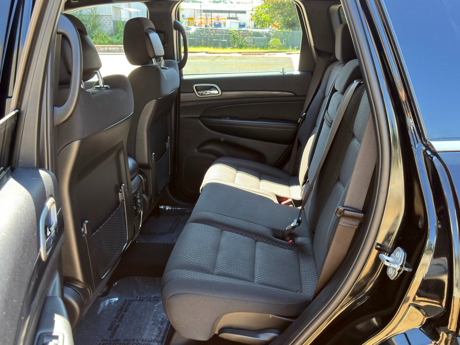 Used 2019 Jeep Grand Cherokee Laredo w/ 18" Wheel & 8.4" Radio Group AWD/4WD image 37