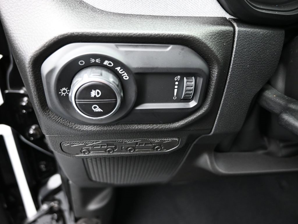 New 2025 Jeep Gladiator Sport image 11