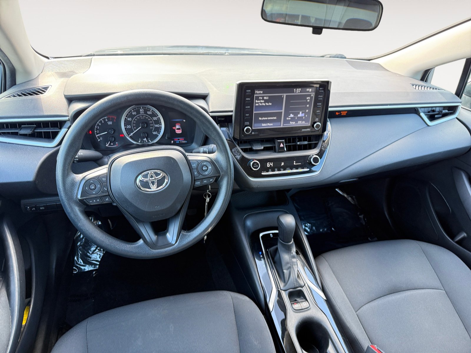 Used 2022 Toyota Corolla LE image 15