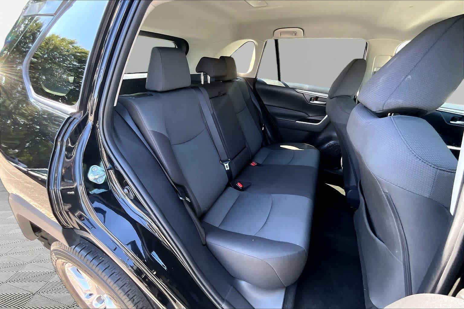 Certified 2025 Toyota RAV4 XLE FWD image 20