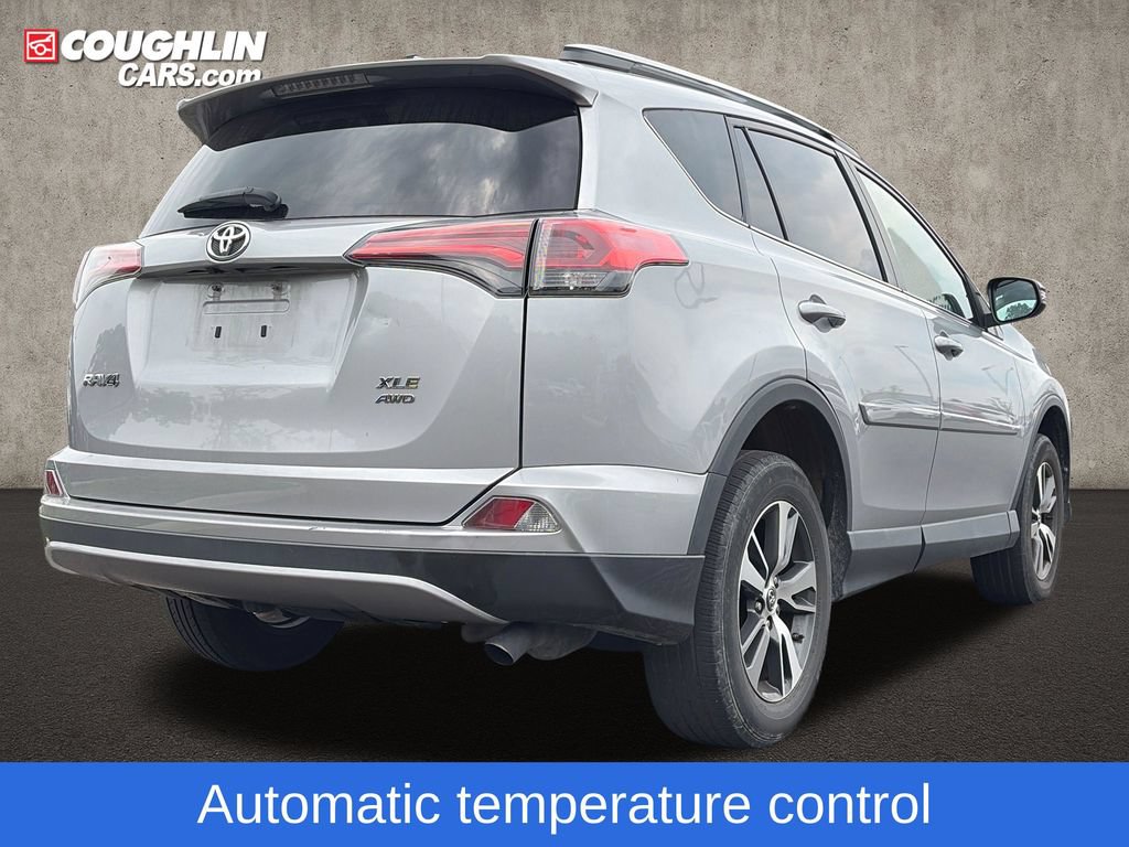 Used 2018 Toyota RAV4 XLE AWD/4WD image 10