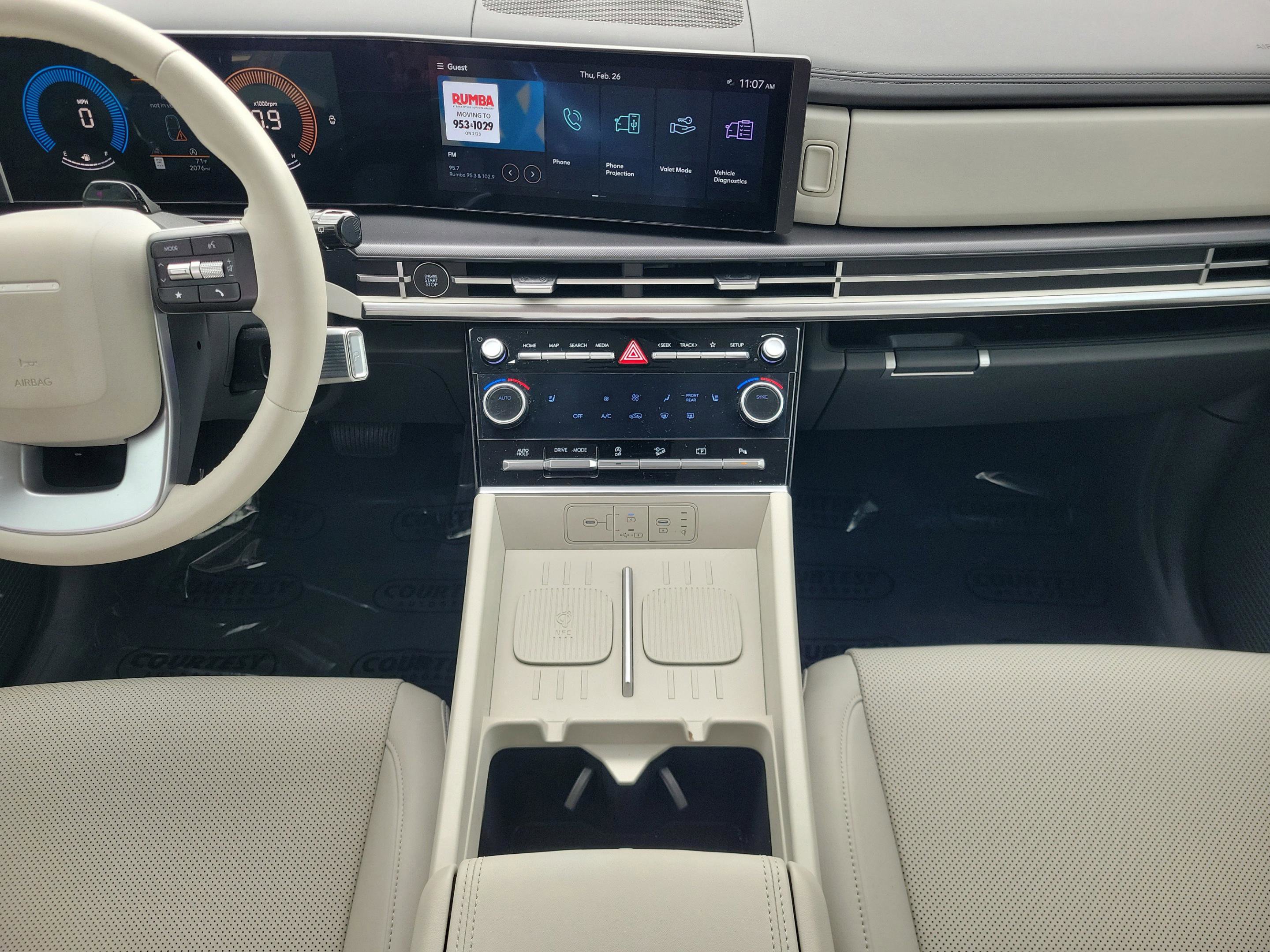 Certified 2025 Hyundai Santa Fe SEL image 18