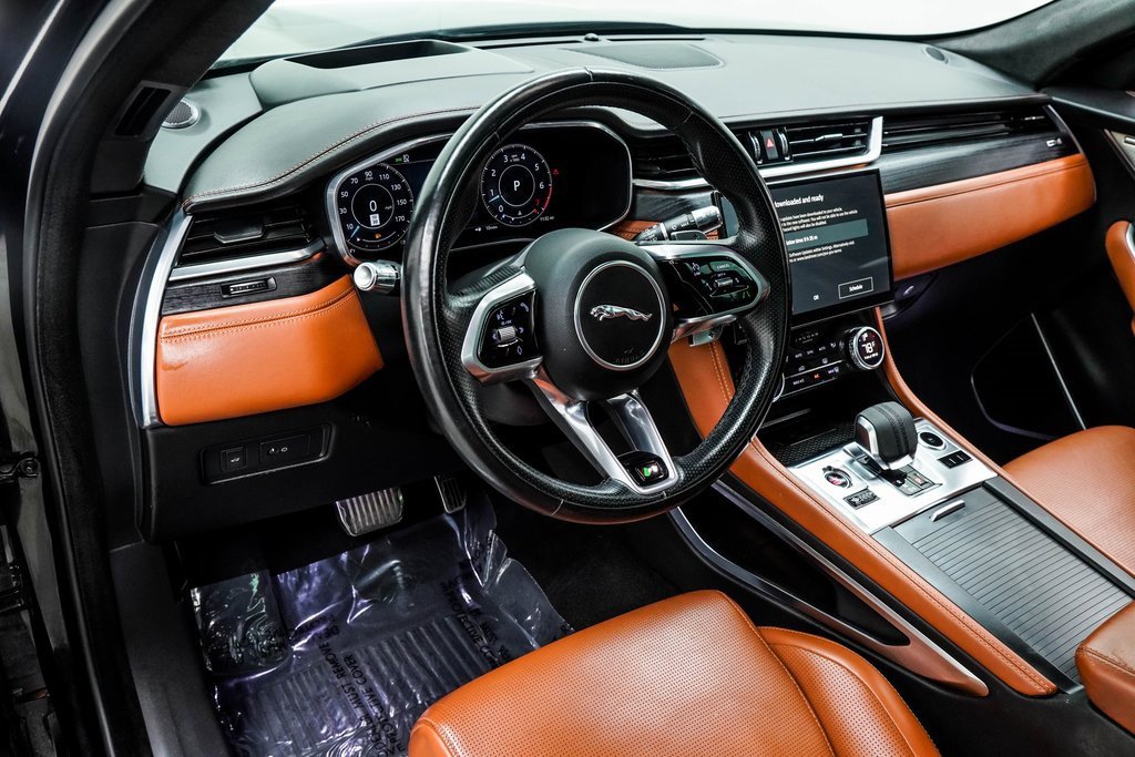 Used 2021 Jaguar F-PACE R-Dynamic S image 17