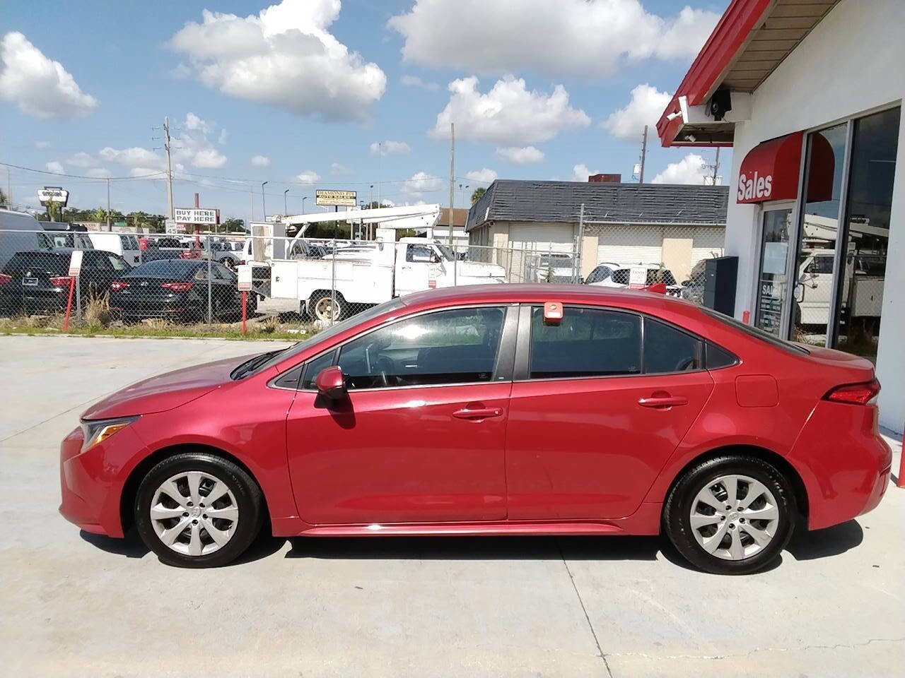 Used 2021 Toyota Corolla LE image 6