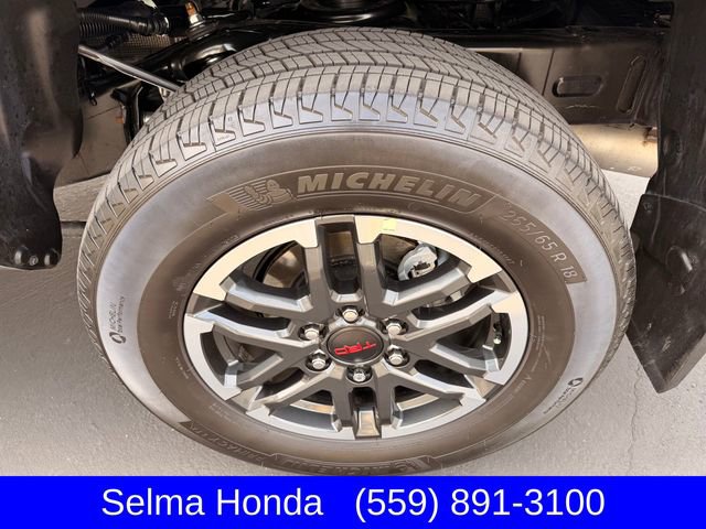 Used 2025 Toyota Tacoma TRD Sport image 25