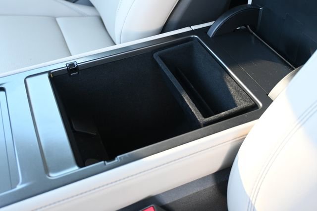 Used 2025 Lincoln Nautilus Premier image 25