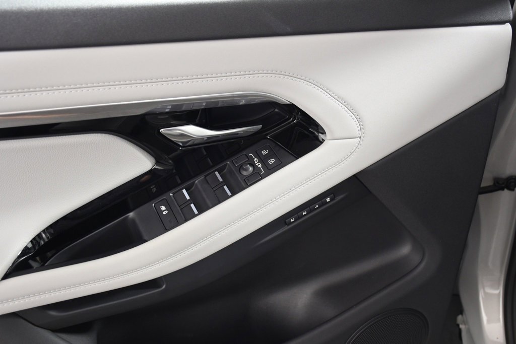 Used 2023 Land Rover Range Rover Evoque R-Dynamic SE image 15