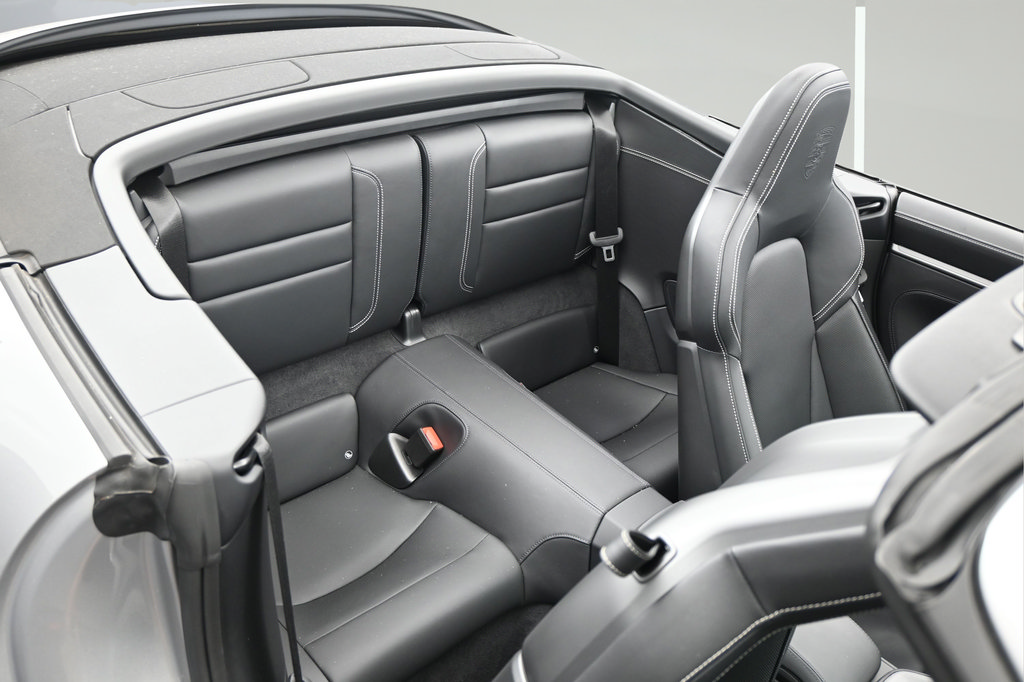 Certified 2024 Porsche 911 Cabriolet image 9