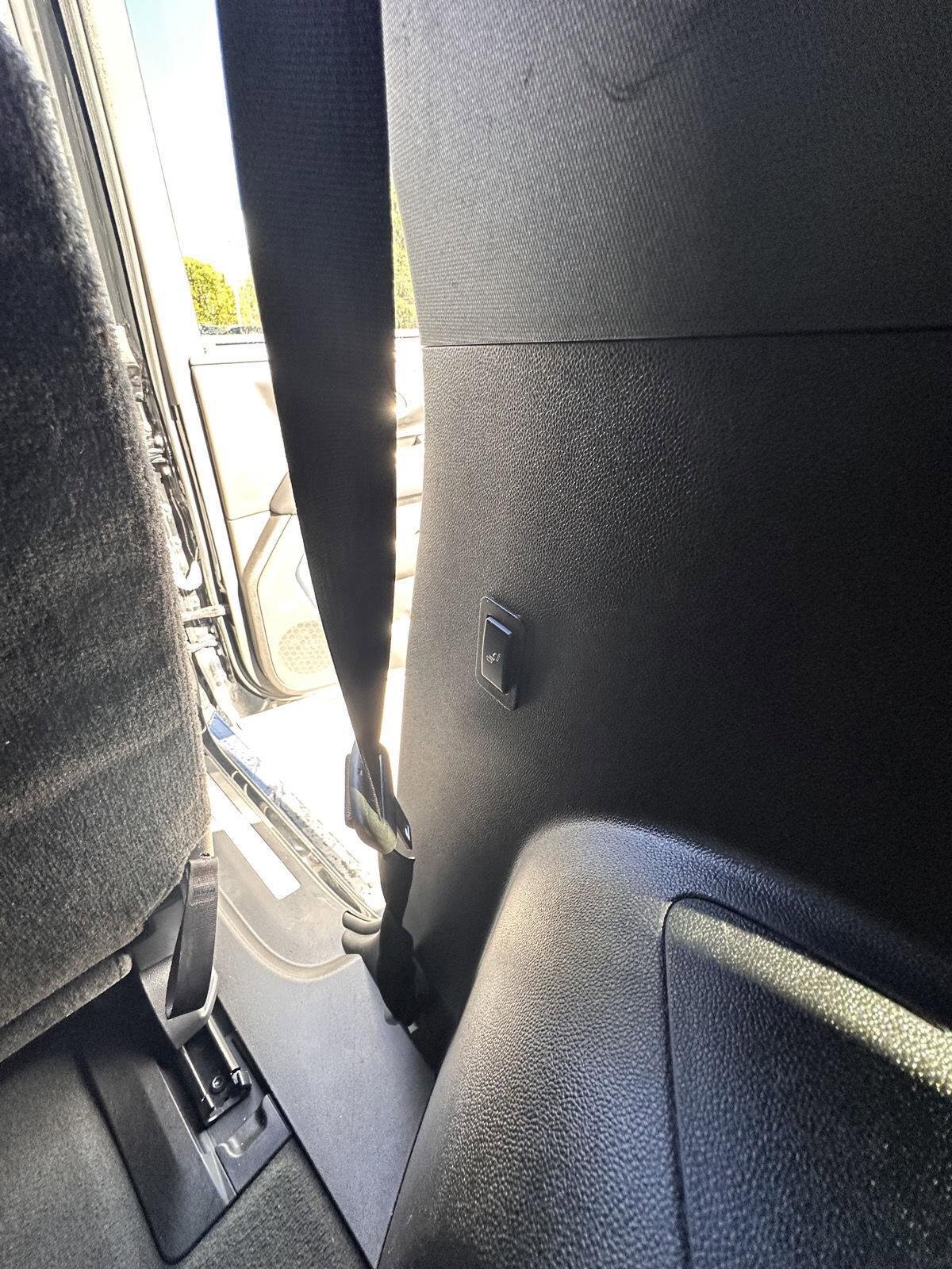 Used 2021 Chevrolet Suburban Premier w/ Premium Package image 23