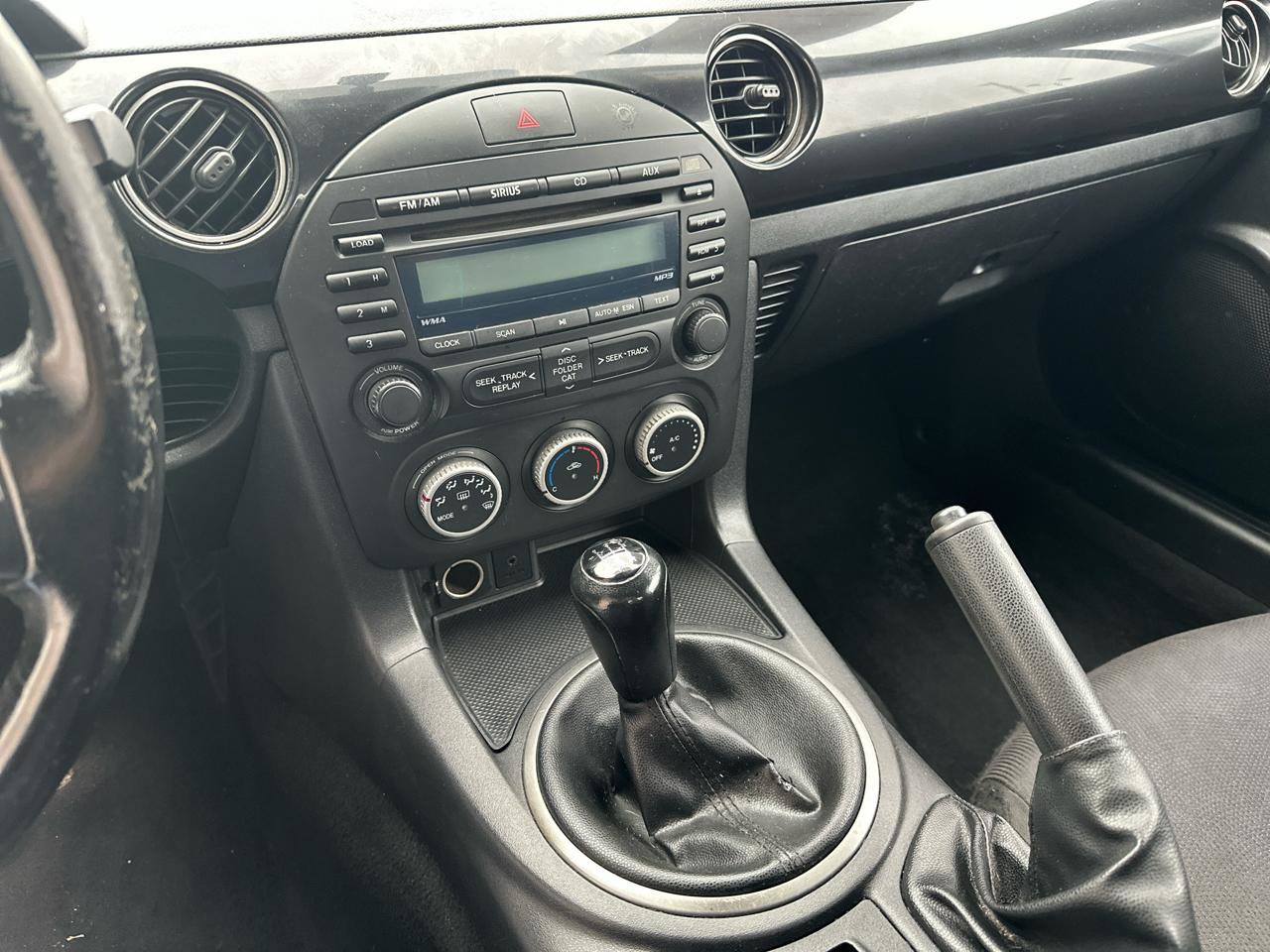 Used 2015 MAZDA MX-5 Miata Sport image 11