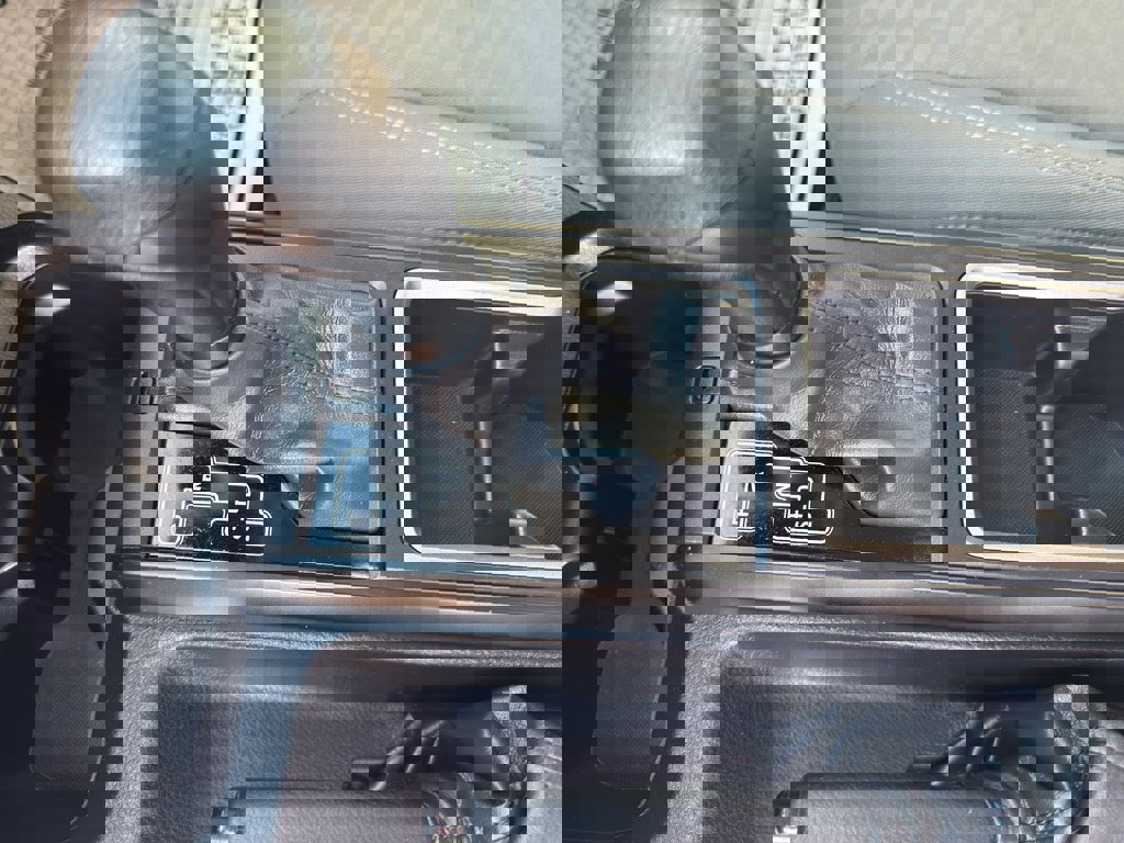 Used 2020 Toyota Tacoma SR image 15