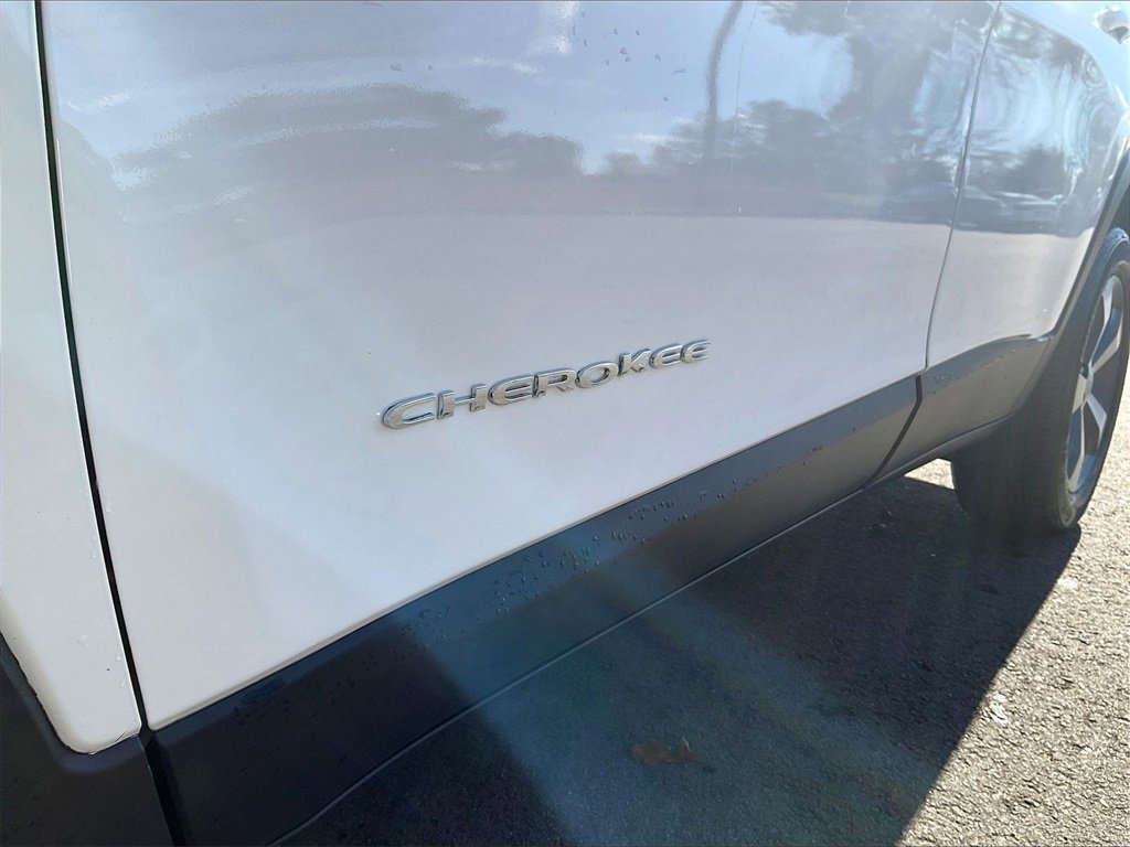 Used 2021 Jeep Cherokee Limited w/ Elite Package image 29
