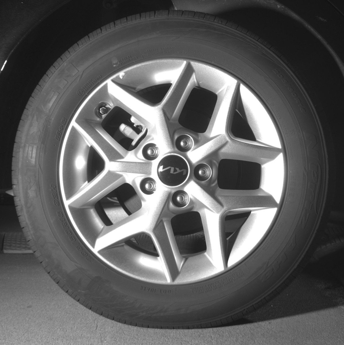 Used 2025 Kia Soul LX w/ LX Technology Package image 15