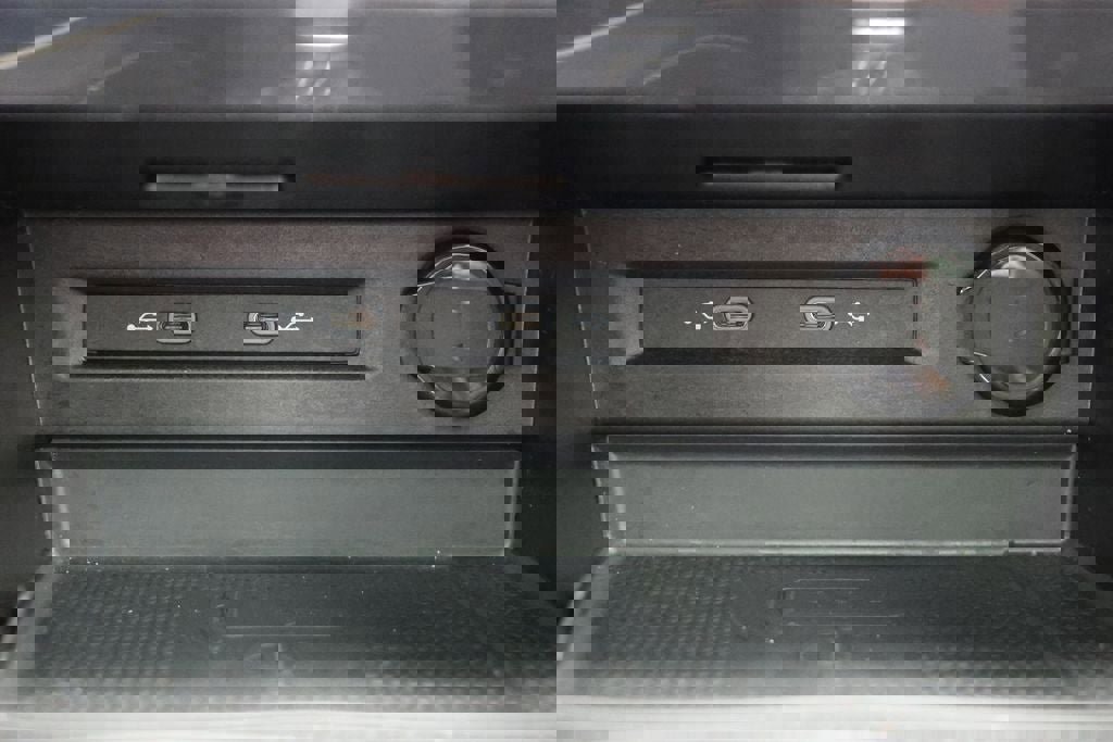 Used 2024 Volkswagen Tiguan SEL R-Line image 31